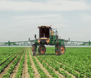 Como evitar deriva na pulverização agrícola com um autopropelido?