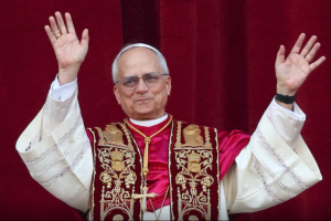 Papa Leão XIV faz apelo por cessar-fogo em guerra no Oriente Médio