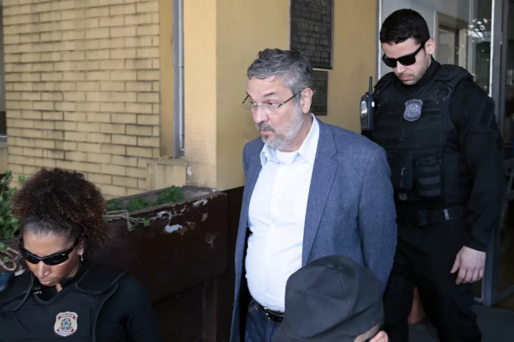 Ministro do STF desbloqueia R$17 milhões de Palocci, ex-ministro de Lula
