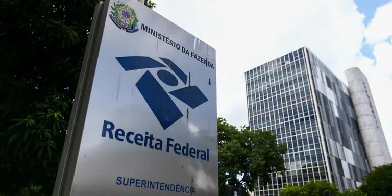 Receita abre na sexta consulta a maior lote de restituição da história