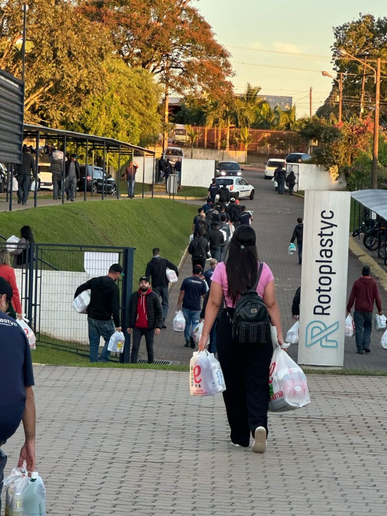 Rotoplastyc realiza ações para comemorar o Dia do Trabalho