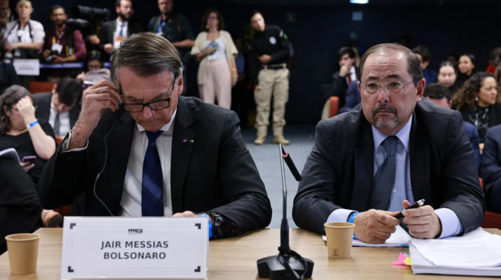 Advogado de Bolsonaro cita contradições e diz que fala de Cid ajuda defesa