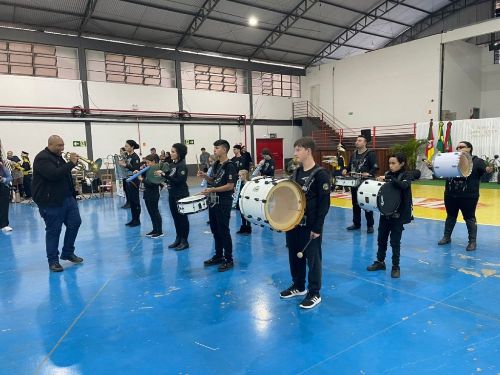 Banda Municipal de Victor Graeff encanta no 7º Encontro de Bandas Marciais e Fanfarras em Chapada