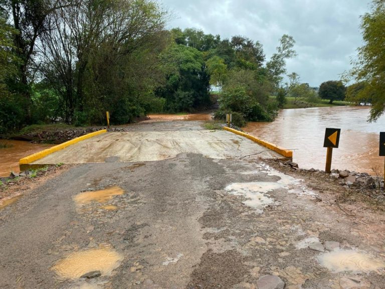 Fortes chuvas deixam rastros de prejuízos em estradas do interior de Lagoa dos Três Cantos