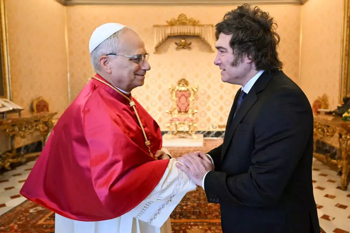 Papa Leão XIV recebe o presidente da Argentina no Vaticano e ressalta luta contra a pobreza