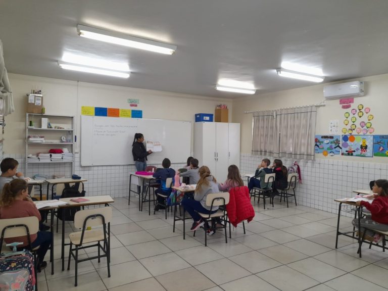 Programa de Educação Fiscal é levado à escola do município de Lagoa dos Três Cantos