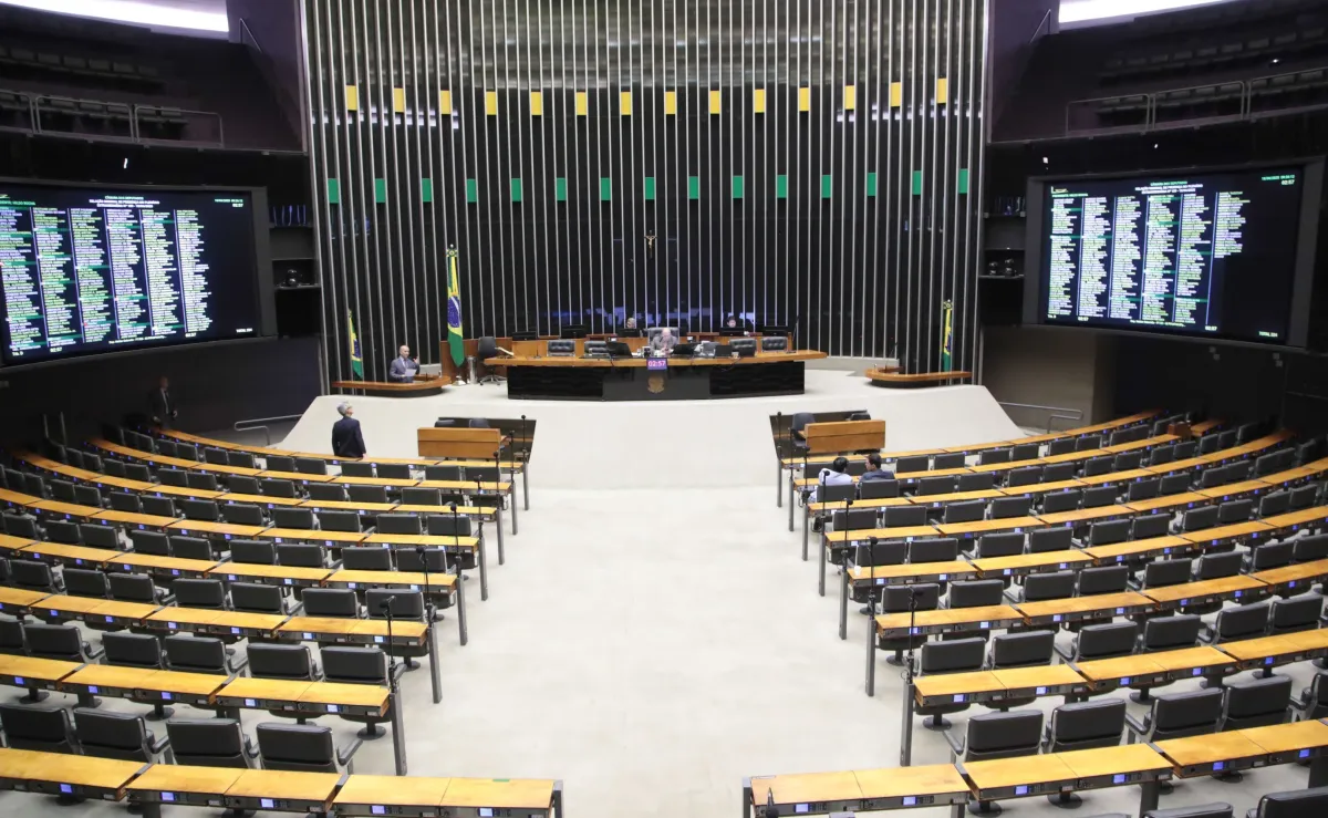 Com festas de São João, Câmara deve ficar esvaziada nos próximos dias