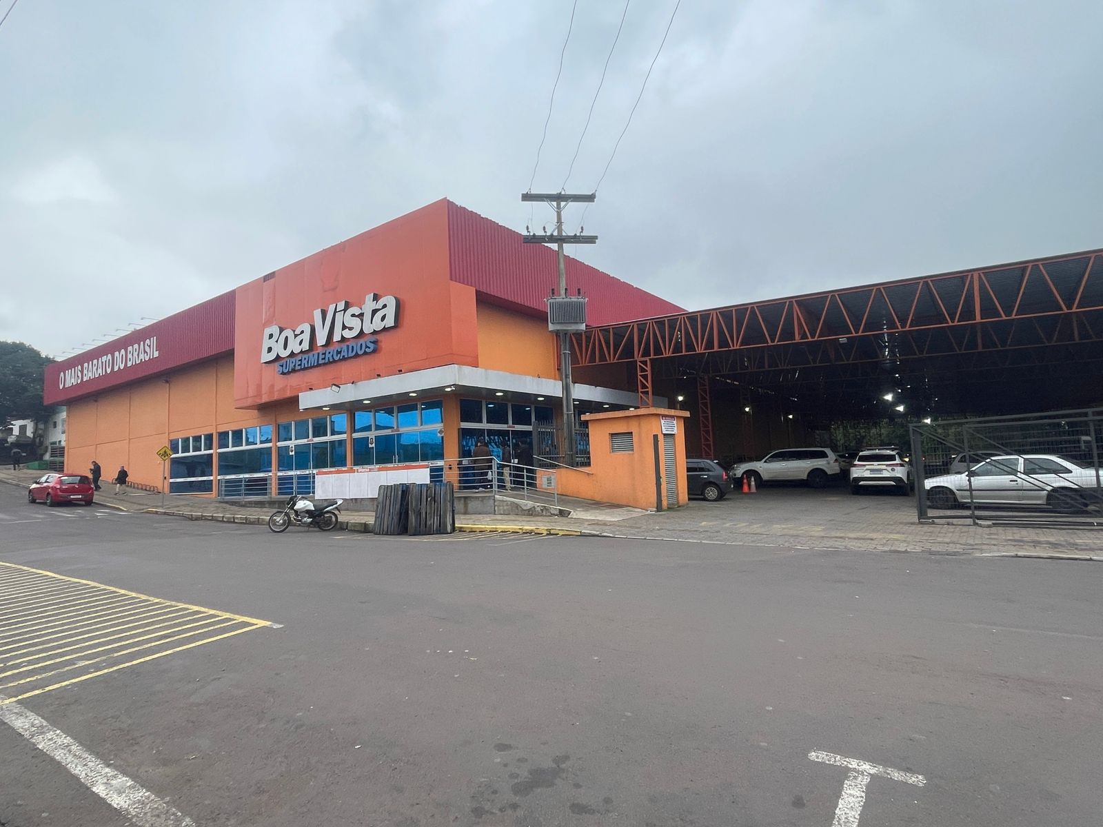 Tentativa de assalto mobiliza segurança pública em supermercado de Carazinho
