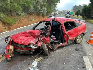 Acidente deixa um morto e quatro feridos na BR-470, em Nova Prata