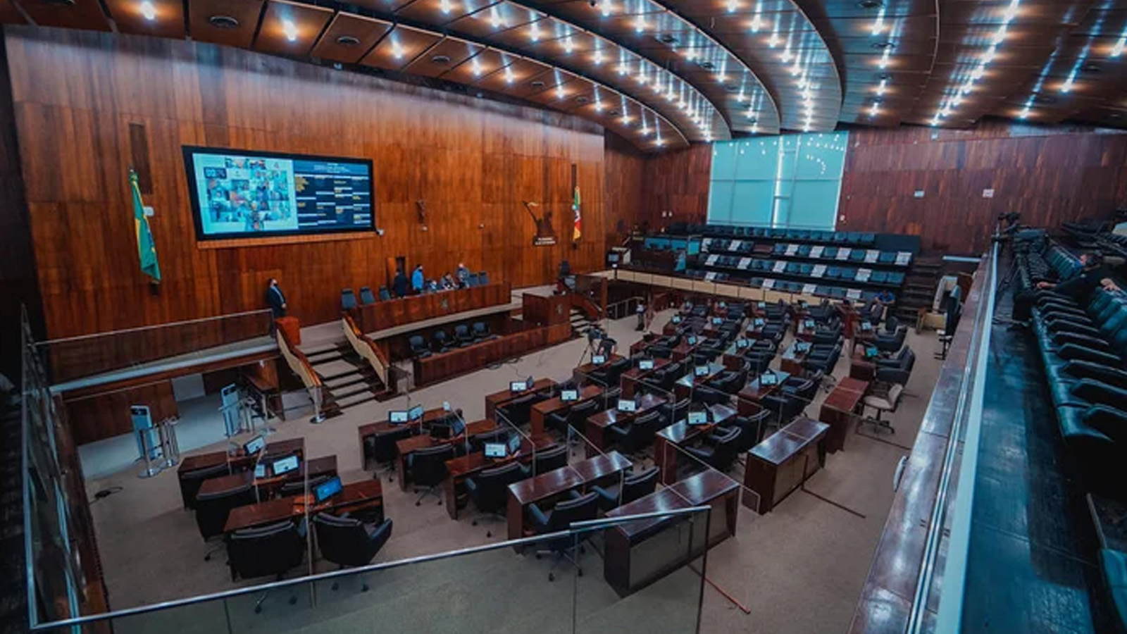 Assembleia do RS autoriza contratação de internet via satélite para carros de deputados