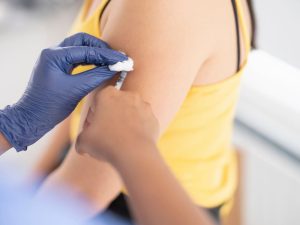 Baixa procura pela vacina contra a dengue preocupa em Victor Graeff