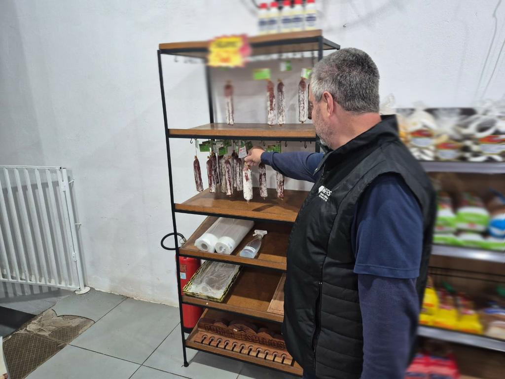 Carazinho: Força-Tarefa Segurança dos Alimentos apreende mais de 2,2 toneladas de produtos impróprios para o consumo