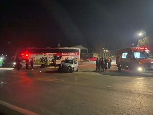 Colisão entre carro e caminhão é registrado na BR-285