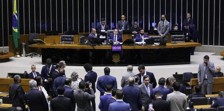 Municípios comemoram alívio com PEC 66, mas servidores são afetados