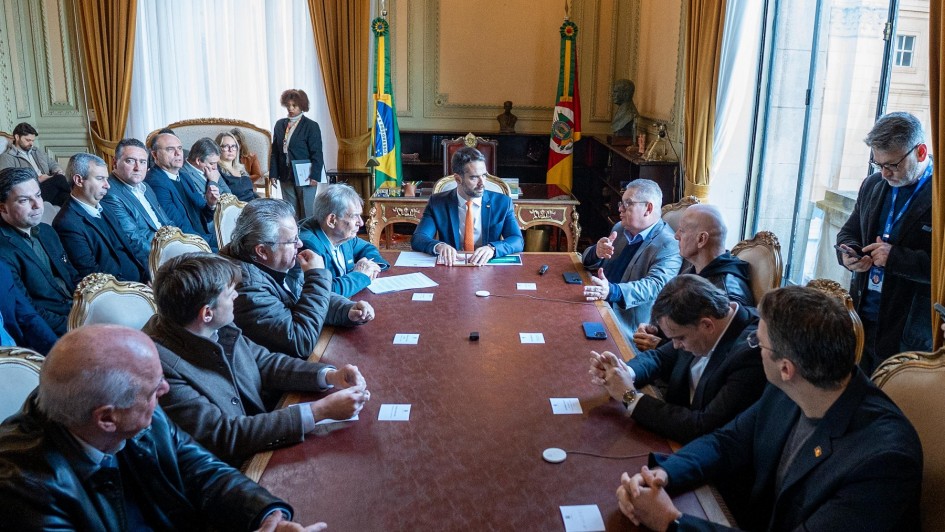 Governo do RS anuncia linha de crédito de R$ 100 milhões para empresas gaúchas impactadas pelas tarifas anunciadas pelos EUA