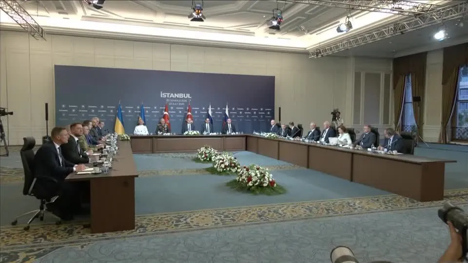 Rússia e Ucrânia concluem negociação de paz na Turquia em menos de uma hora