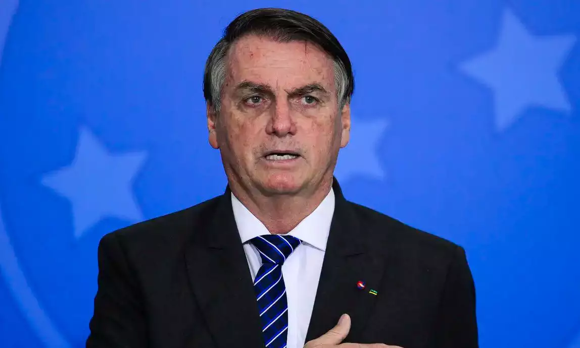Alexandre de Moraes decreta prisão domiciliar de Jair Bolsonaro