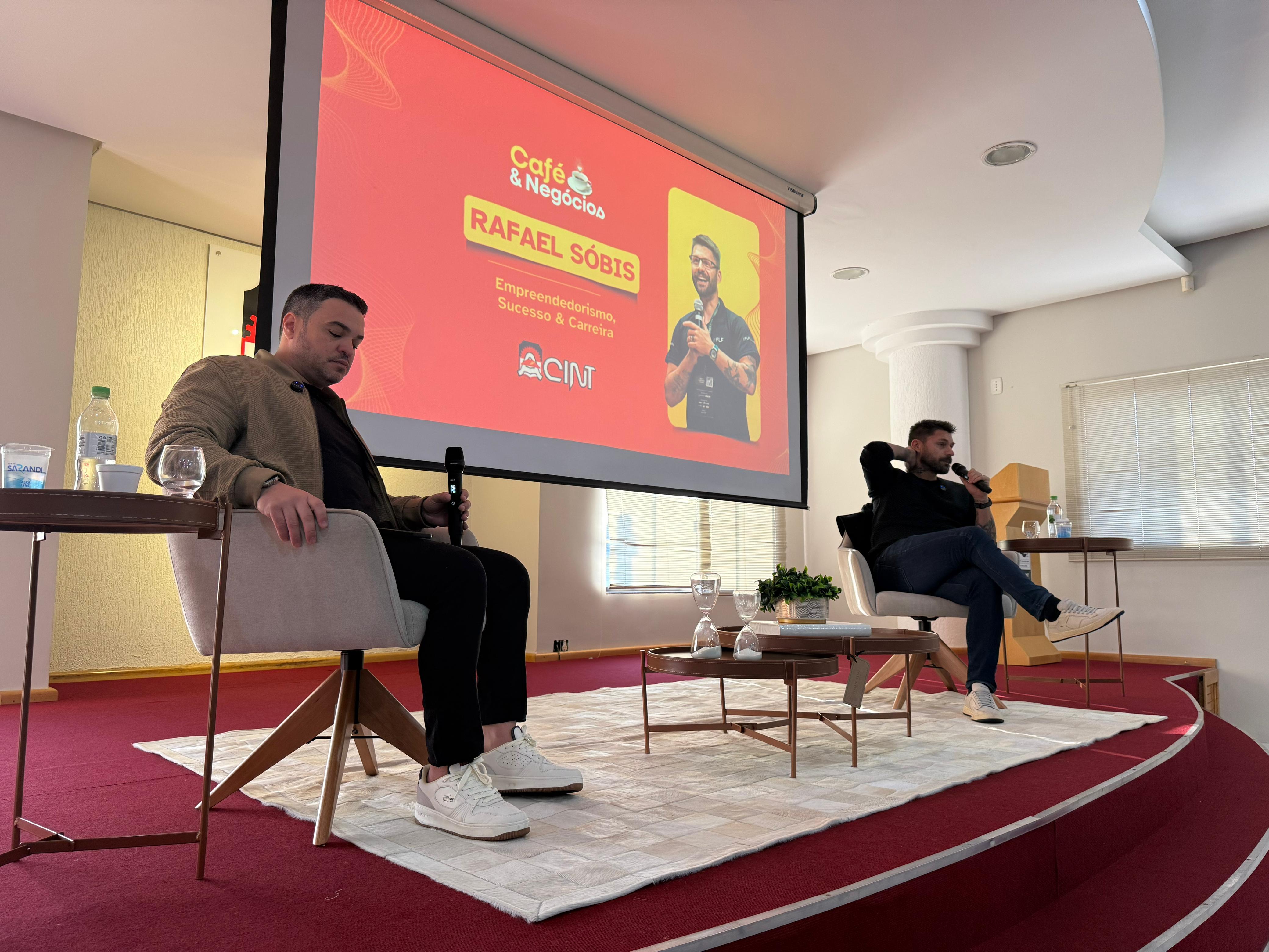 Rafael Sóbis participa do Café e Negócios da Acint em Não-Me-Toque