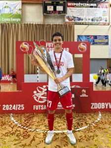 Guilherme “Micuim” faz história e conquista título na Polônia