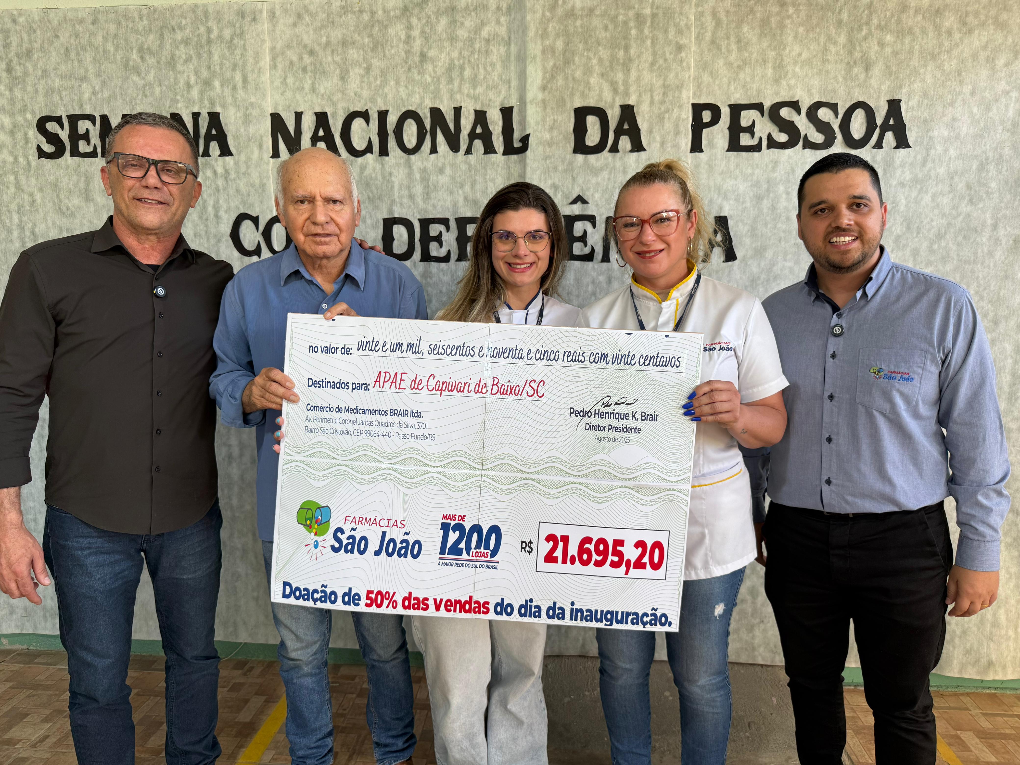 Rede de Farmácias São João reforça compromisso social com doações em novas inaugurações