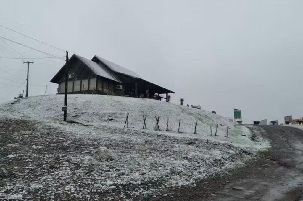 RS registra neve e sensação térmica de -10ºC neste sábado