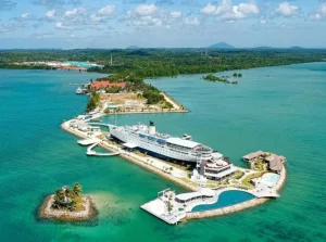 Navio com mais de 110 anos vira hotel após reforma de US$ 18 milhões;