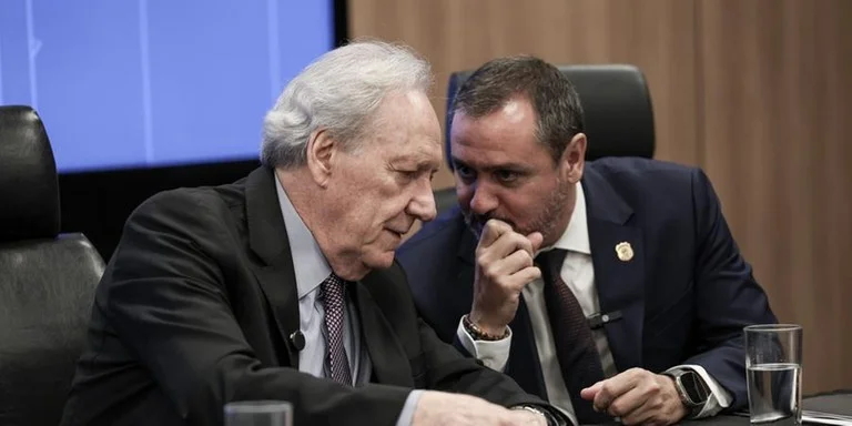 PF abre inquérito para investigar casos de intoxicação por metanol