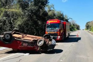 Três pessoas ficam feridas em acidente na BR-285, em Saldanha Marinho