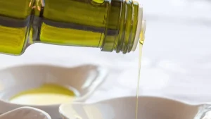 Anvisa proíbe marcas de azeite de oliva, sal do Himalaia e “Chá do Milagre”