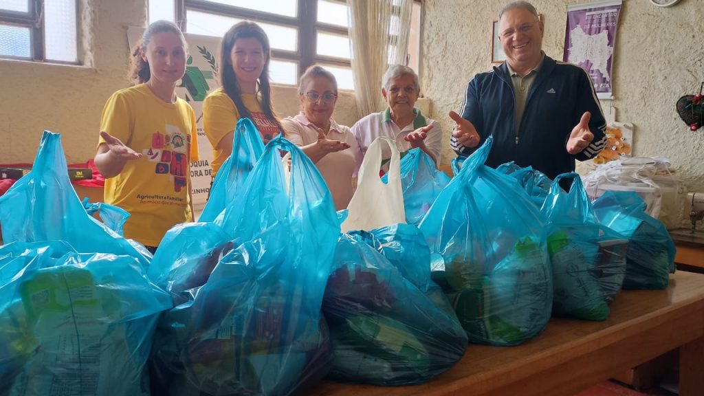 “Colmeia das Agroindústrias” faz doação de alimentos