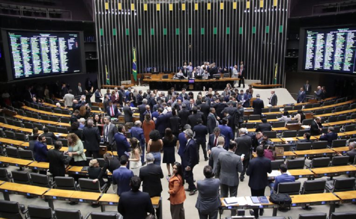 Câmara dos Deputados vota nesta quarta-feira proposta de ampliação da isenção do Imposto de Renda para R$ 5 mil