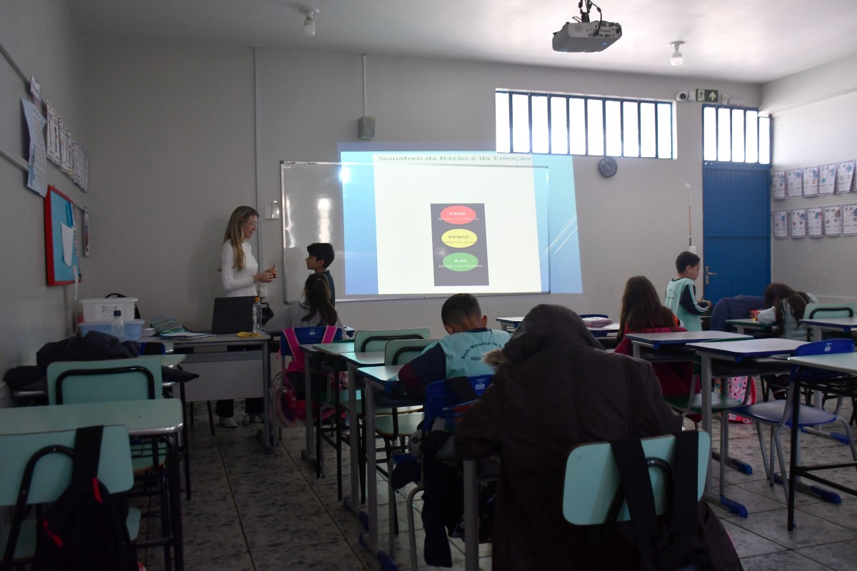 Investindo no futuro: alunos da rede municipal recebem aulas de educação financeira