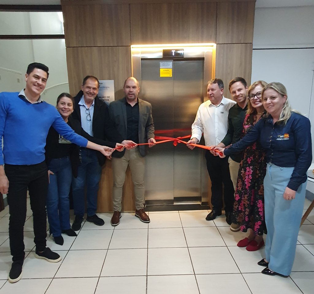 Palácio do Comércio de Carazinho passa por melhorias e ganha novo elevador de acessibilidade