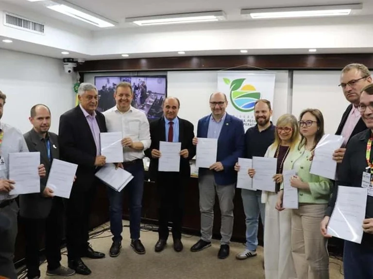 Projeto de lei para modernizar normas sobre uso de herbicidas hormonais