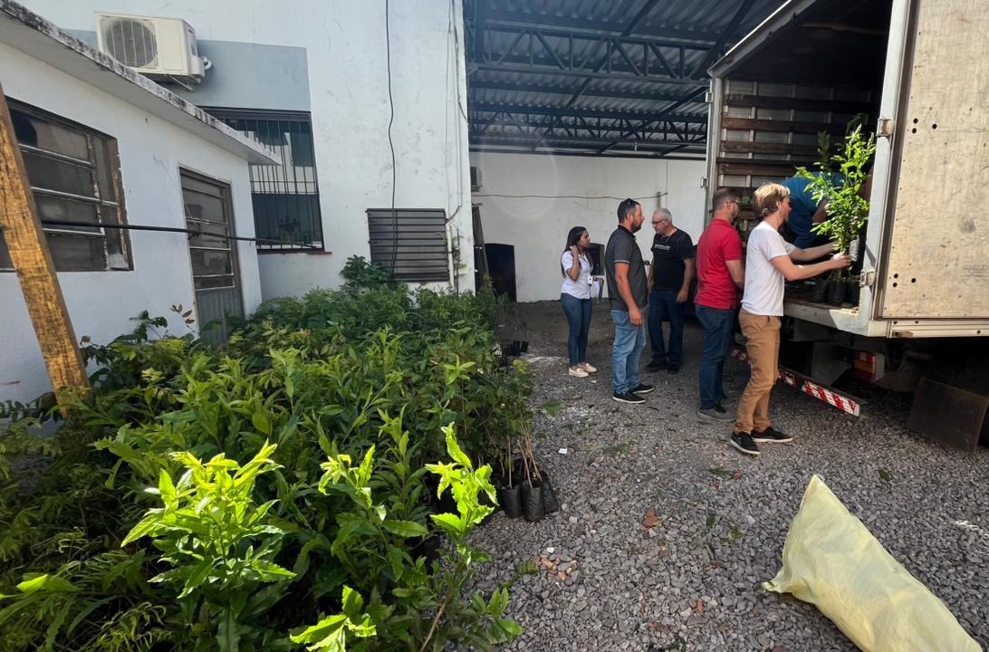 Vice-prefeito e Professora representam Almirante Tamandaré do Sul em ação do projeto “Mil Mudas, Mil Sonhos”