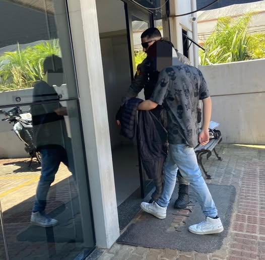 Homem é preso em Passo Fundo por divulgar blitz nas redes sociais