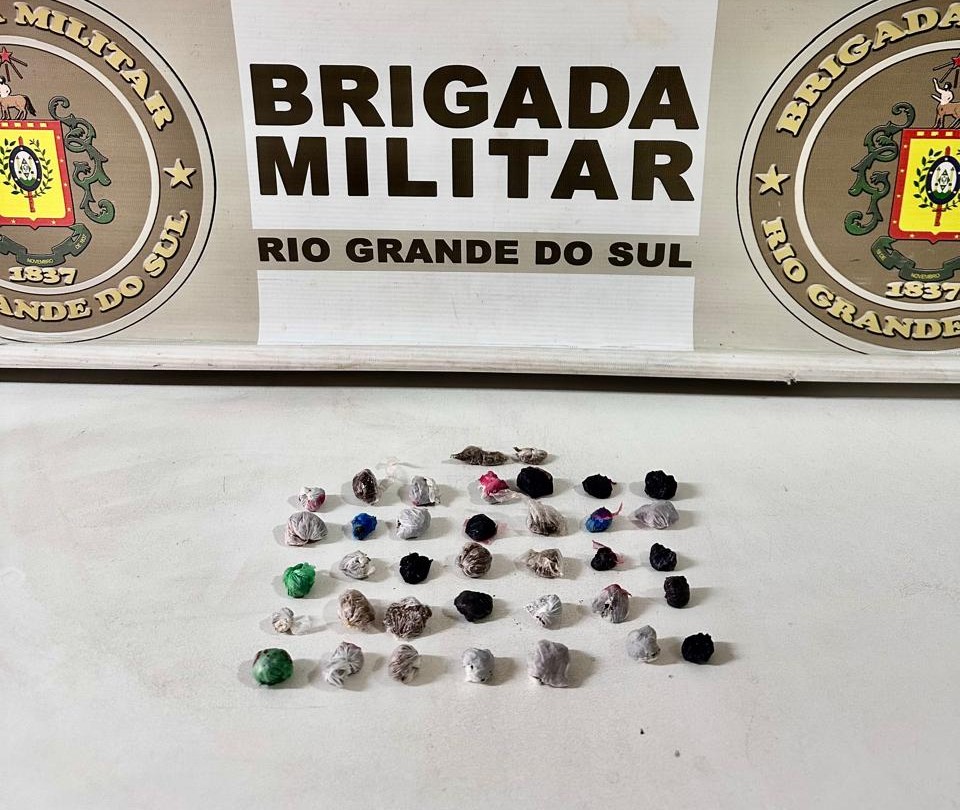 Brigada Militar prende indivíduo por tráfico de drogas e arremesso, em Carazinho