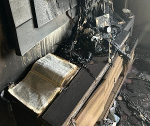 Corpo de Bombeiros Militar atende a incêndio em apartamento em Carazinho