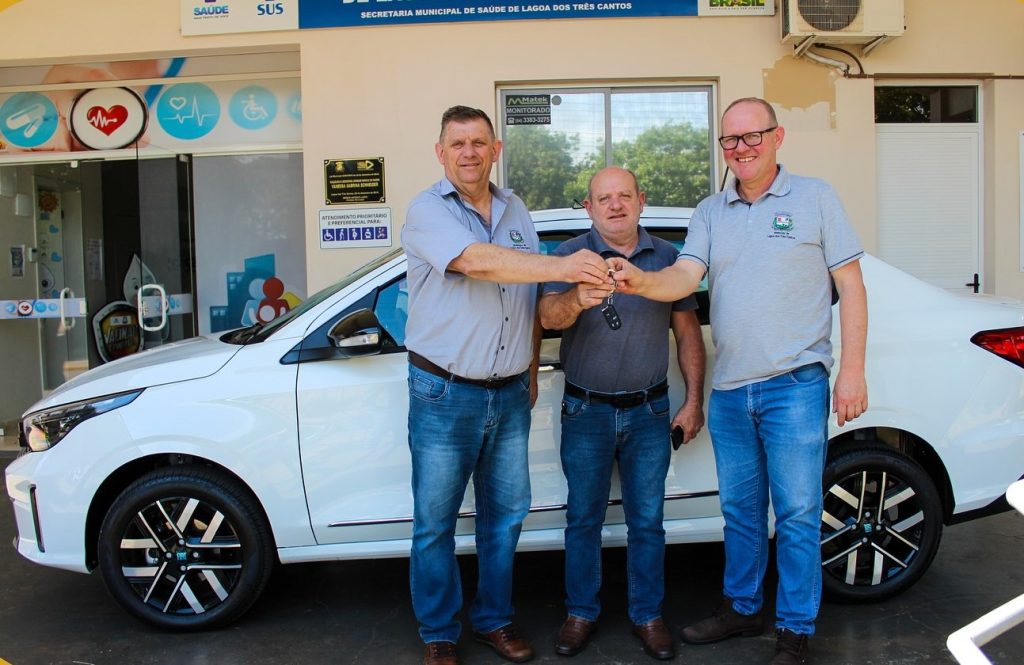 Lagoa dos Três Cantos reforça transporte da saúde com novo Fiat Cronos 2025