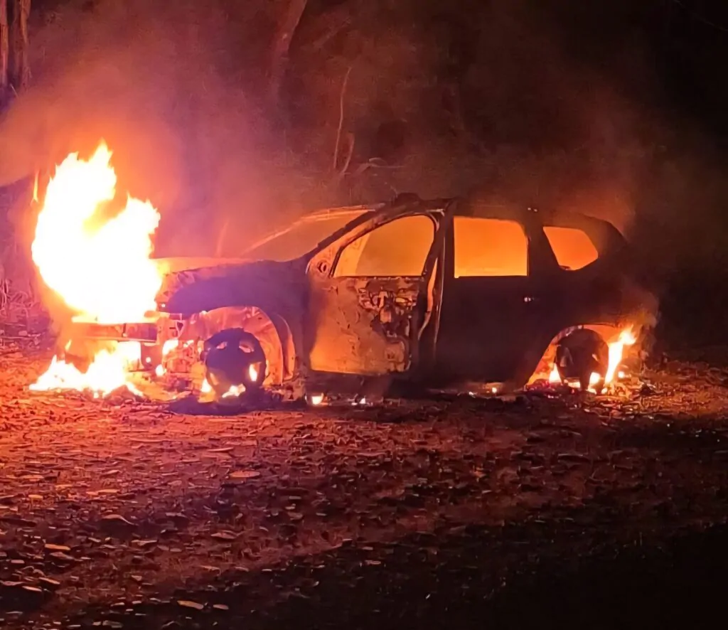 Veículo incendiado no interior de Marau pode ter sido usado em homicídio
