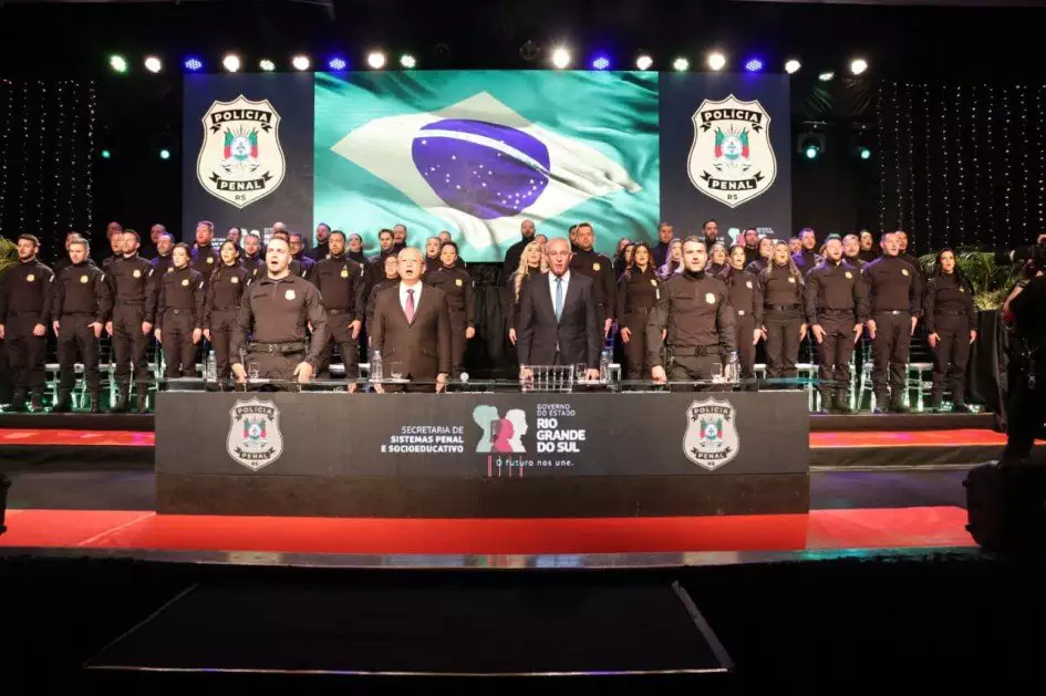 Governo gaúcho oficializa o ingresso de 57 novos agentes penitenciários na Polícia Penal