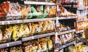 Ultraprocessados já representam quase um quarto da alimentação dos brasileiros