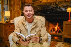 Rede de Farmácias São João promove palestra gratuita com autor de ‘Café com Deus Pai’ nesta segunda (17) em Passo Fundo