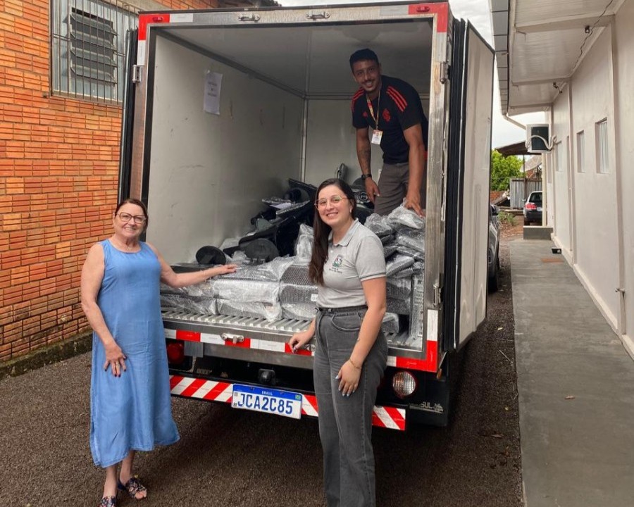 Lagoa dos Três Cantos recebe 20 computadores do Programa Sustentare