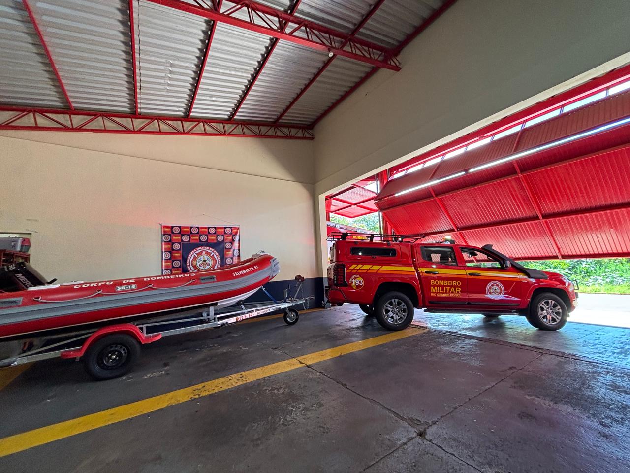 Corpo de Bombeiros Militar de Carazinho recebe nova viatura e embarcação para reforçar atendimentos regionais