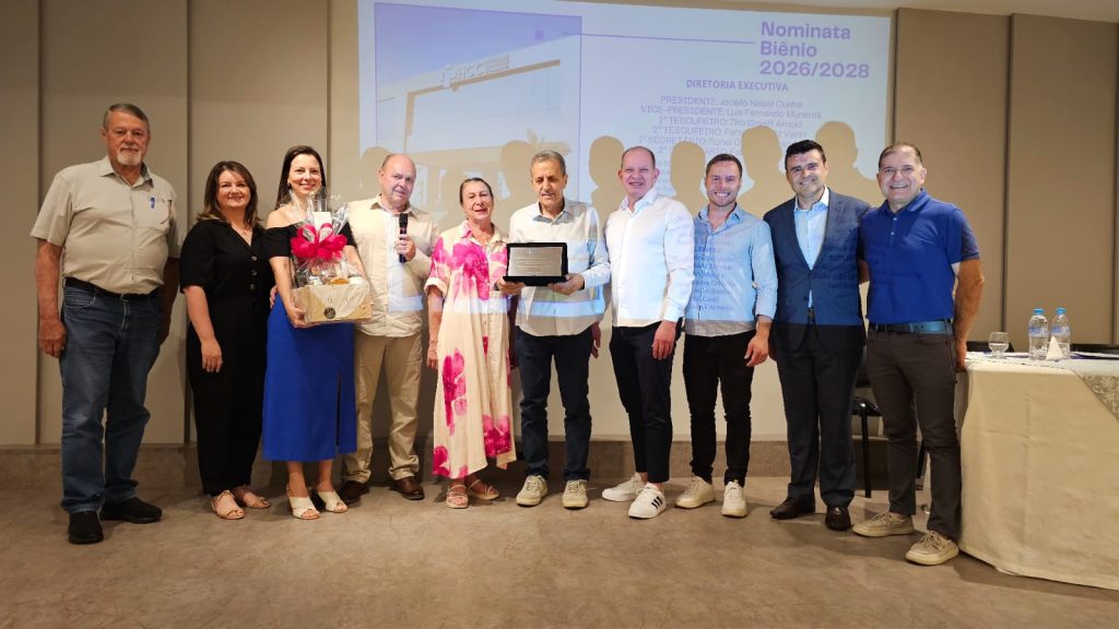 Assembleia do HCC marca recondução da diretoria e emocionante homenagem a Hélio Lutz