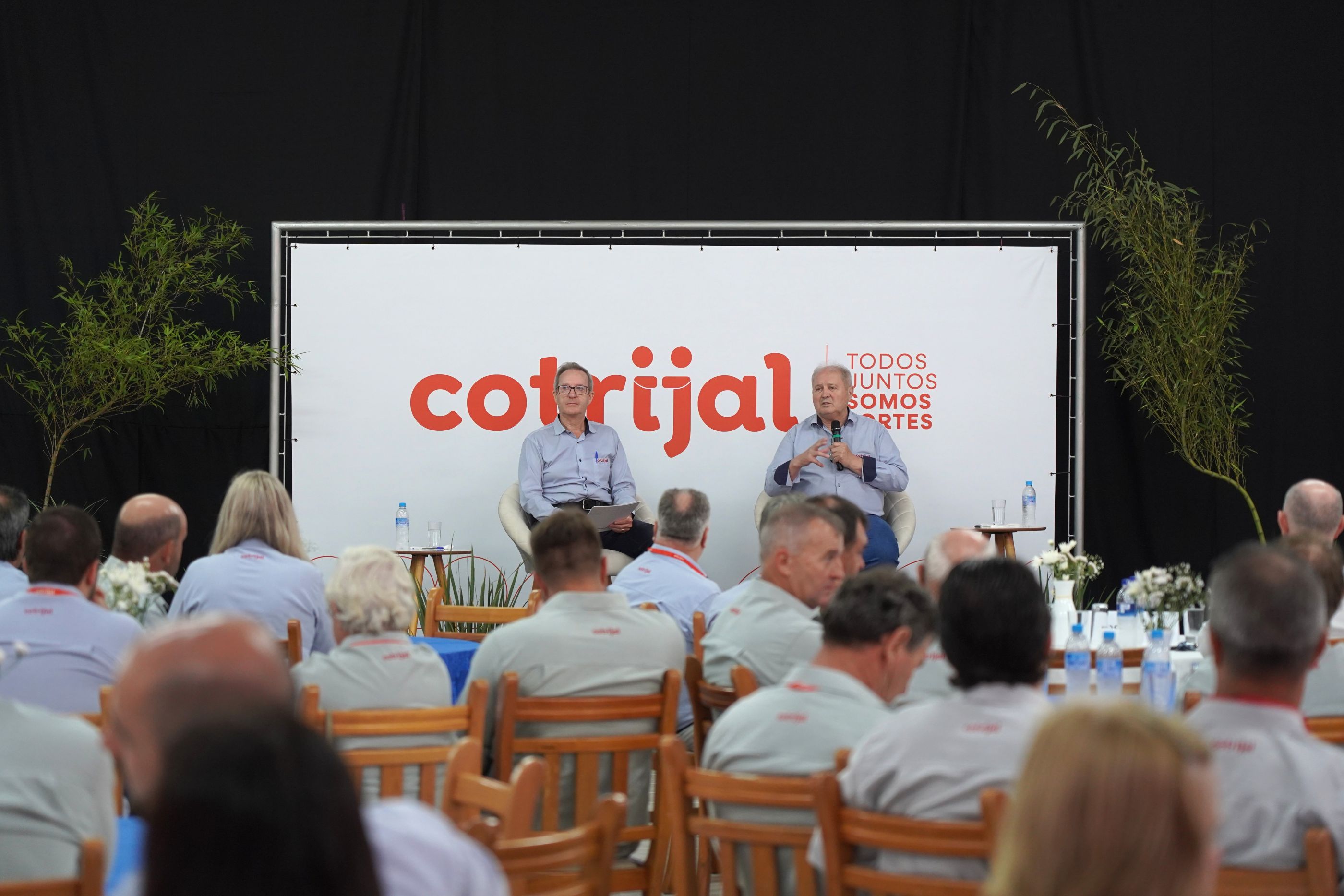 Cenário econômico e perspectivas para 2026 são debatidos em encontro com líderes de núcleo