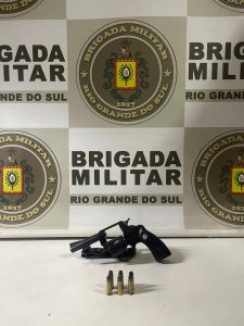 Brigada Militar apreende arma de fogo durante ação da Força Tática em Carazinho