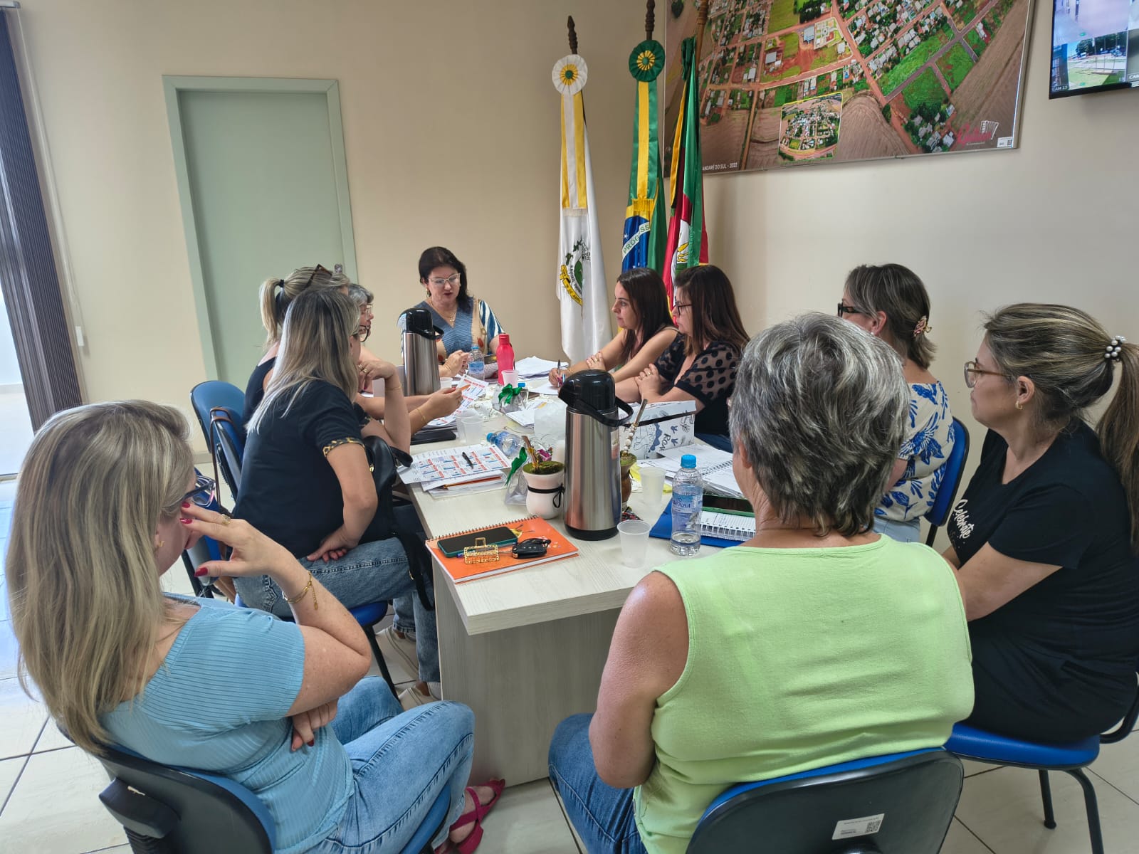 Reunião com a Coordenação Pedagógica e Equipes Diretivas para Planejamento do encerramento do Ano Letivo de 2025 e início de 2026