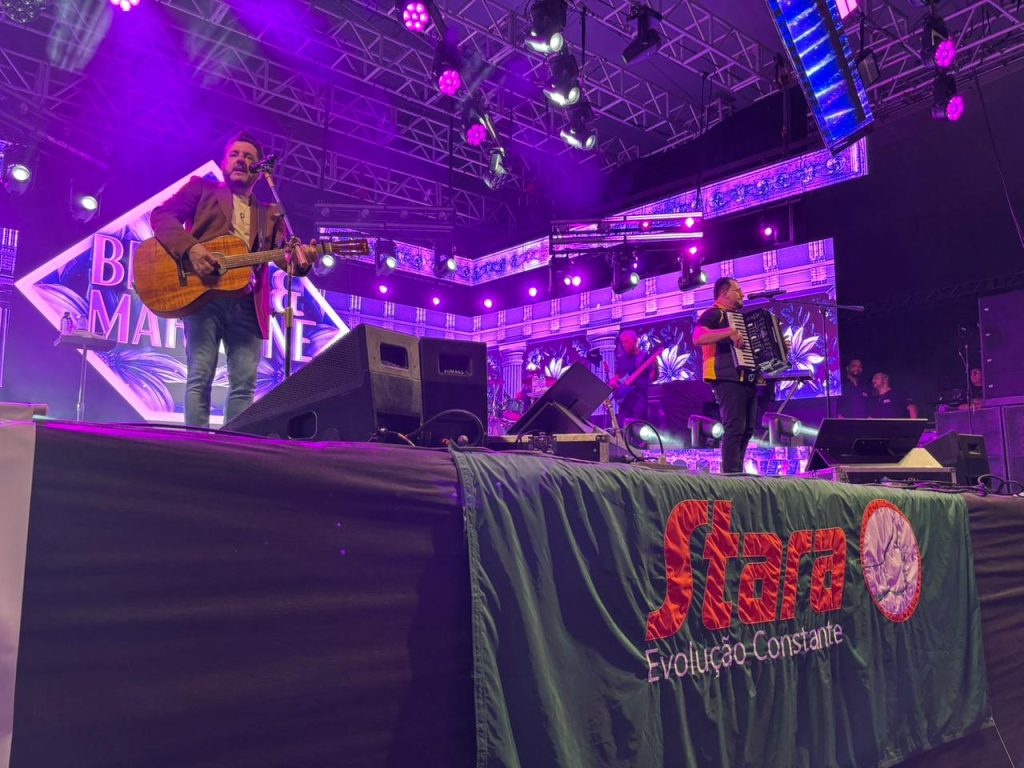 Show de comemoração dos 65 anos da Stara reúne grande público beneficiando entidades